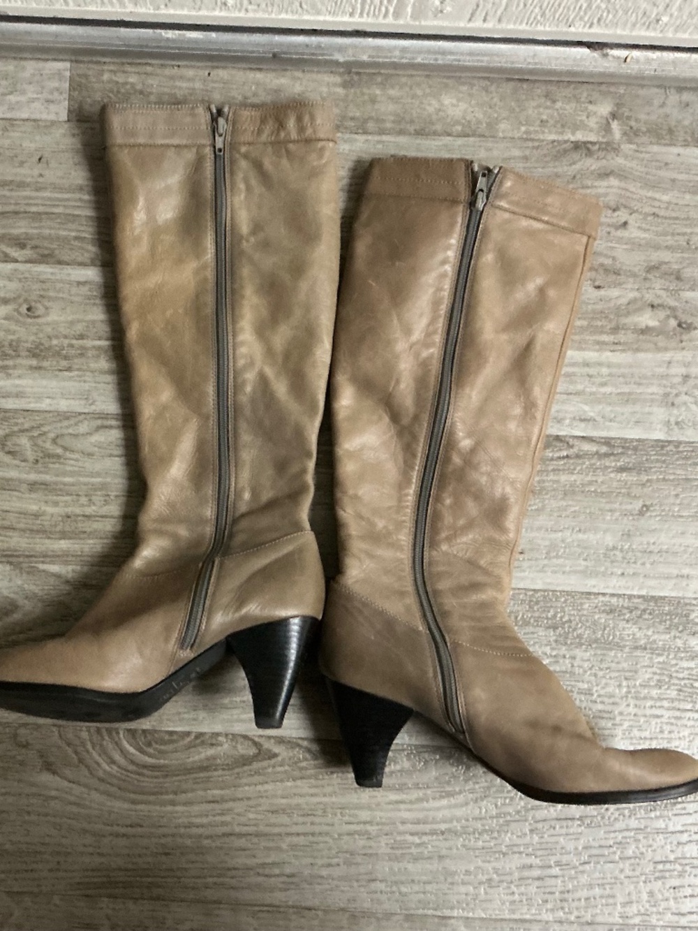 The LOFT genuine leather boots vintage Y2K very good condition olive 8.5